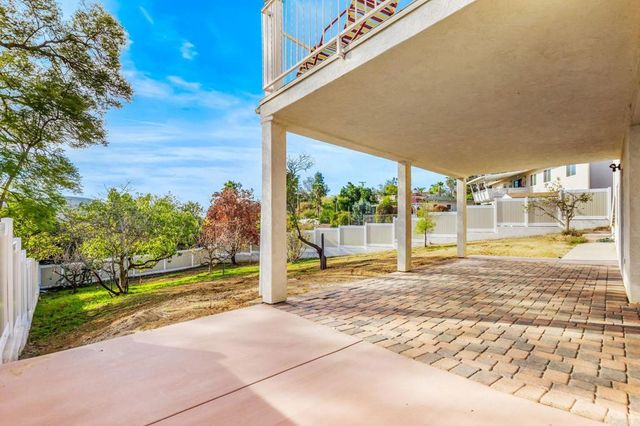 3925 Rogers Rd, Spring Valley, CA 91977