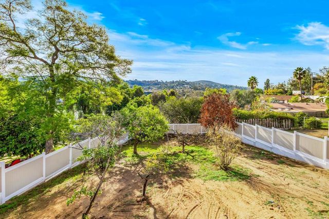 3925 Rogers Rd, Spring Valley, CA 91977
