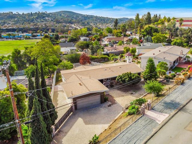 3925 Rogers Rd, Spring Valley, CA 91977