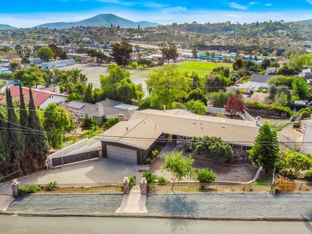 3925 Rogers Rd, Spring Valley, CA 91977