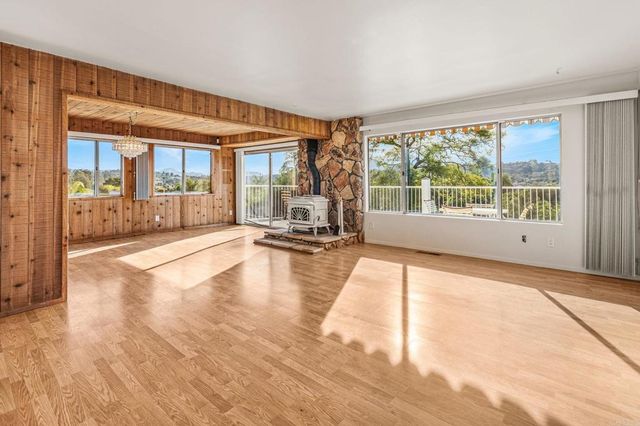 3925 Rogers Rd, Spring Valley, CA 91977