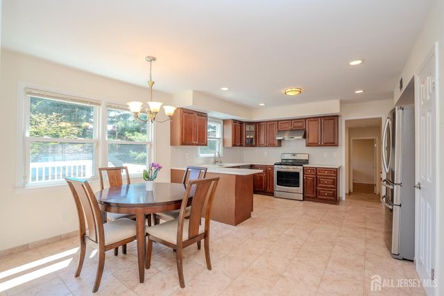 14 Dov Place, South Brunswick, NJ 08824