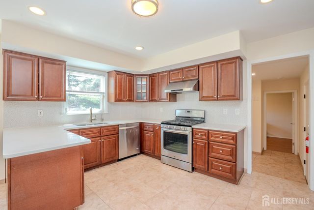 14 Dov Place, South Brunswick, NJ 08824