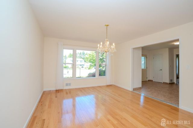 14 Dov Place, South Brunswick, NJ 08824