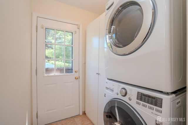 14 Dov Place, South Brunswick, NJ 08824