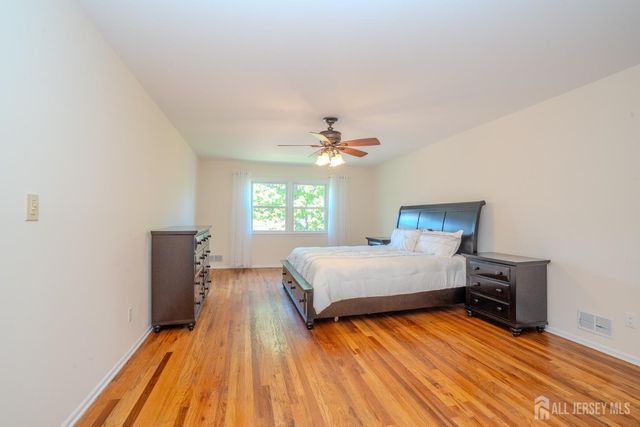 14 Dov Place, South Brunswick, NJ 08824
