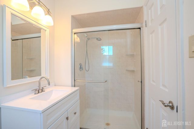 14 Dov Place, South Brunswick, NJ 08824