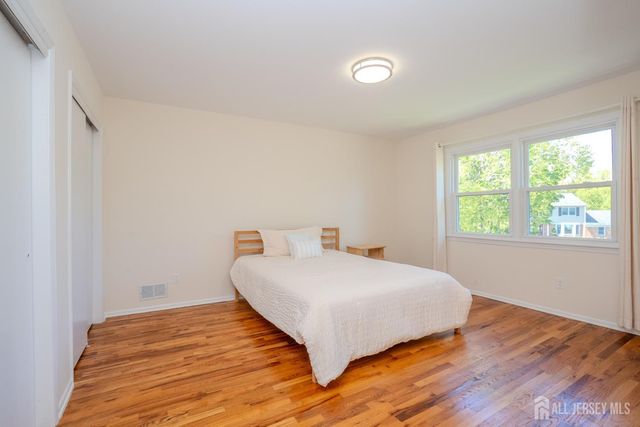 14 Dov Place, South Brunswick, NJ 08824