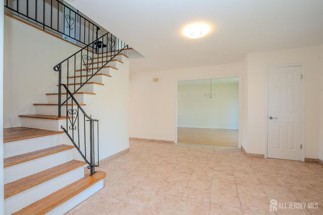 14 Dov Place, South Brunswick, NJ 08824