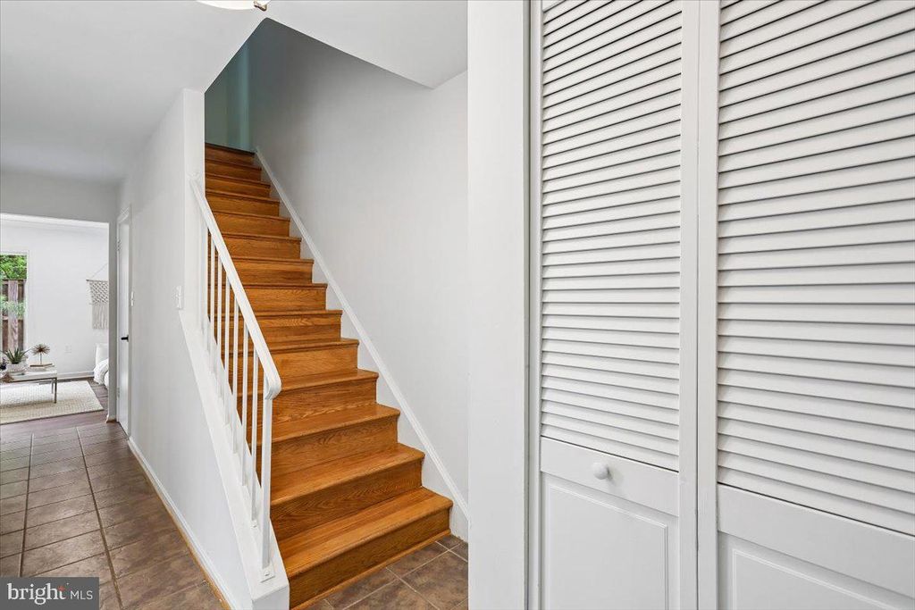 Image 12 of property listing at 742 COLLEGE PKWY #7-742, Rockville, MD 20850