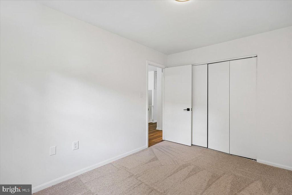 Image 17 of property listing at 742 COLLEGE PKWY #7-742, Rockville, MD 20850