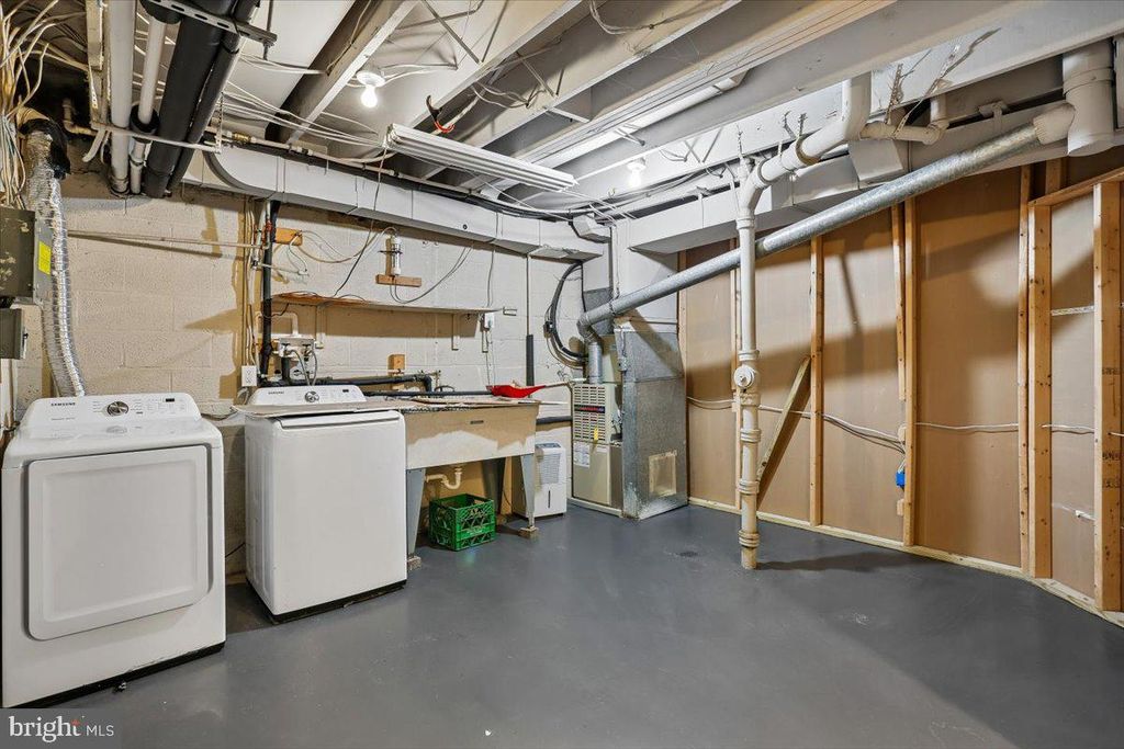 Image 25 of property listing at 742 COLLEGE PKWY #7-742, Rockville, MD 20850