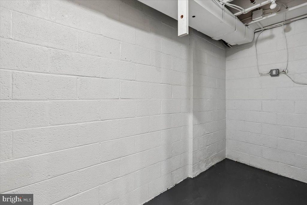 Image 26 of property listing at 742 COLLEGE PKWY #7-742, Rockville, MD 20850