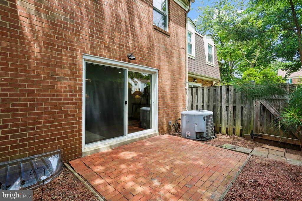 Image 28 of property listing at 742 COLLEGE PKWY #7-742, Rockville, MD 20850