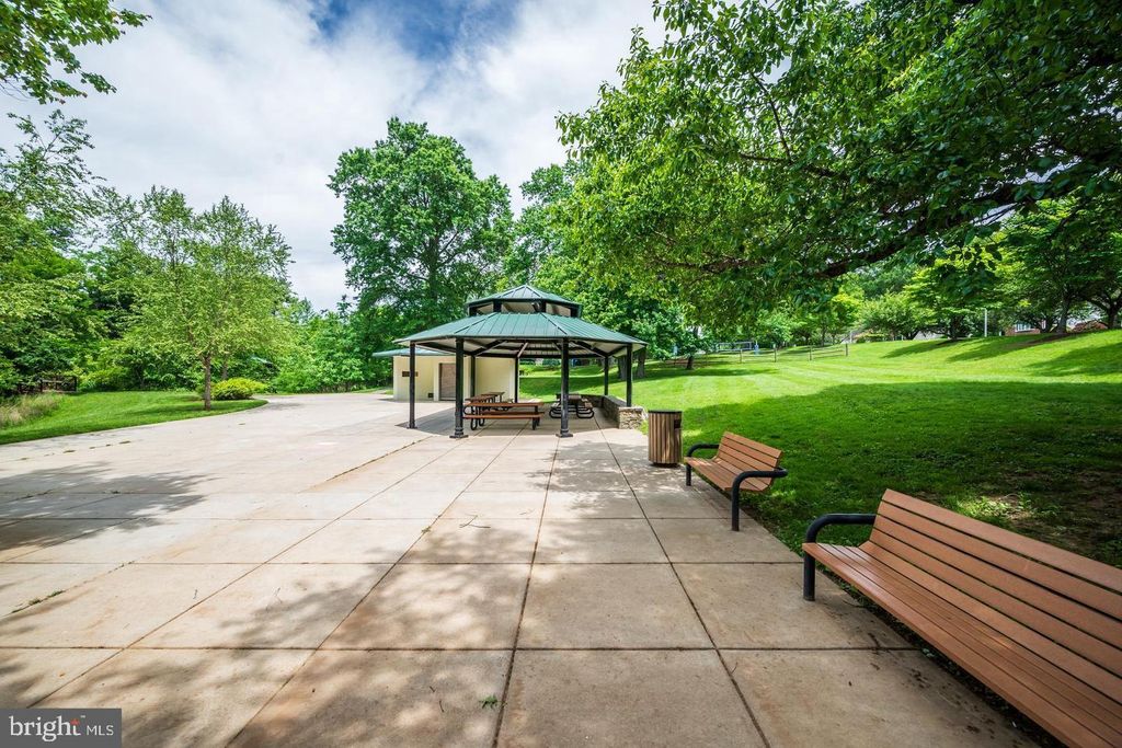 Image 35 of property listing at 742 COLLEGE PKWY #7-742, Rockville, MD 20850