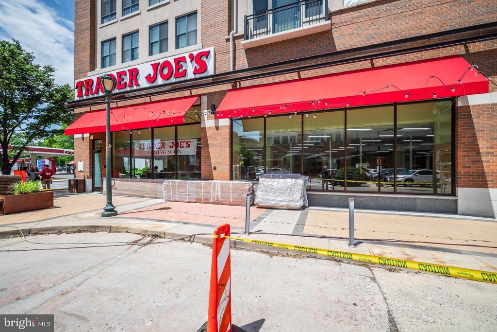 Image 38 of property listing at 742 COLLEGE PKWY #7-742, Rockville, MD 20850