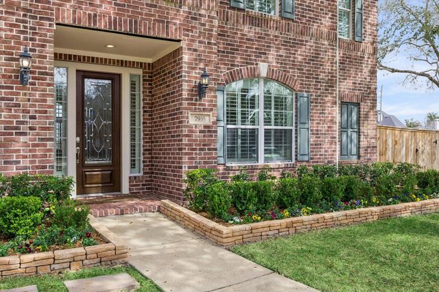 7935 Woodcrest Court, Sugar Land, TX 77479
