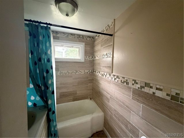 1295 East Park Road, Grand Island, NY 14072