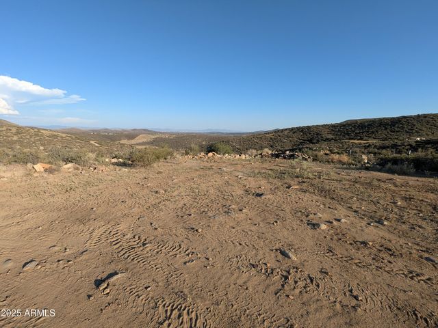 5720 S MINERS PICK Road 3, Mayer, AZ 86333