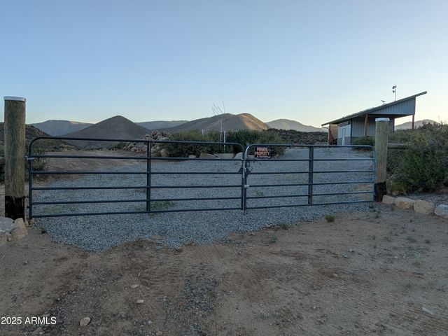 5720 S MINERS PICK Road 3, Mayer, AZ 86333