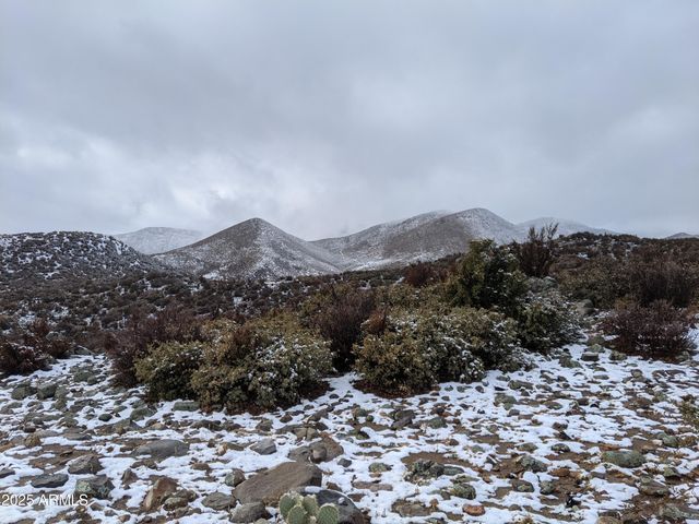 5720 S MINERS PICK Road 3, Mayer, AZ 86333