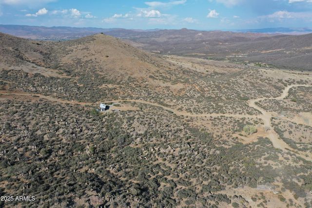 5720 S MINERS PICK Road 3, Mayer, AZ 86333