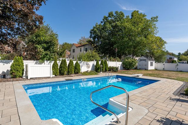 45 Gray Street, Manchester, NH 03103