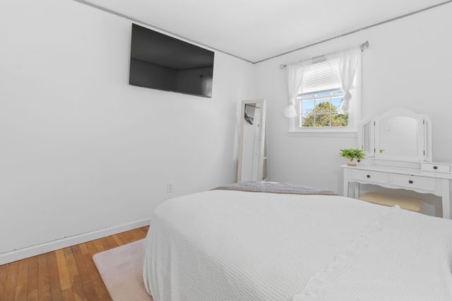 45 Gray Street, Manchester, NH 03103