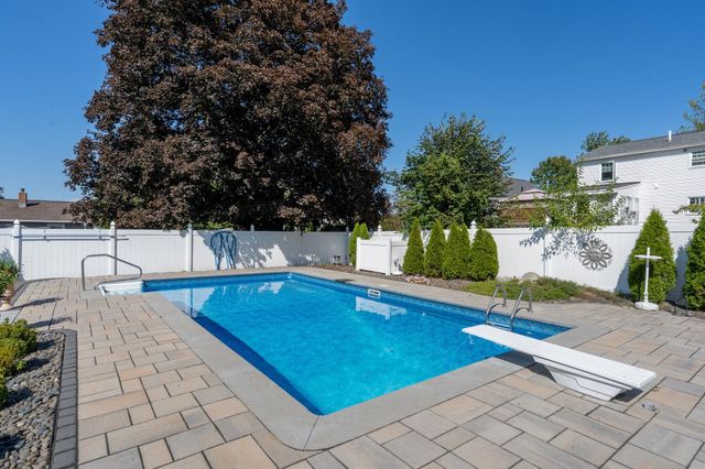 45 Gray Street, Manchester, NH 03103