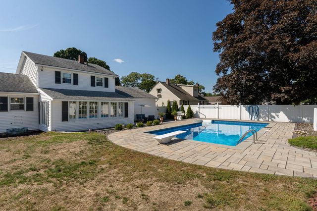 45 Gray Street, Manchester, NH 03103