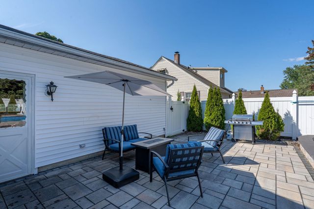 45 Gray Street, Manchester, NH 03103