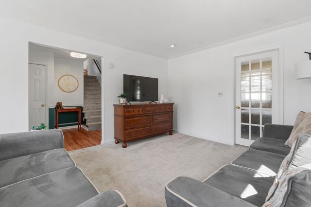 45 Gray Street, Manchester, NH 03103