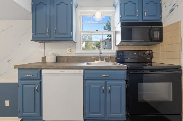 45 Gray Street, Manchester, NH 03103