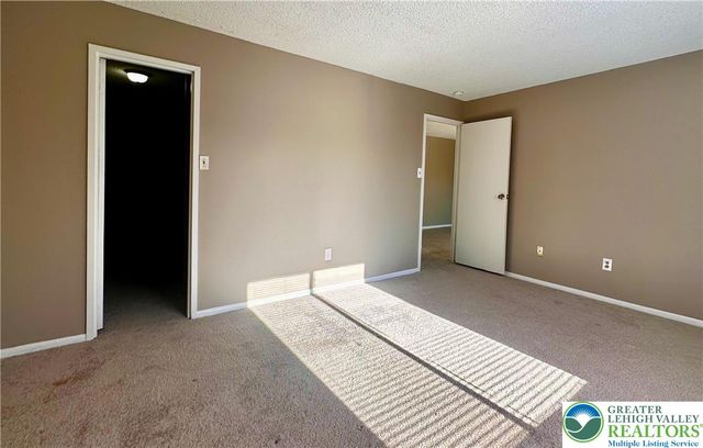 997 Village Round k, Allentown City, PA 18106