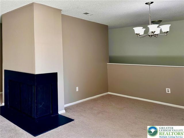 997 Village Round k, Allentown City, PA 18106