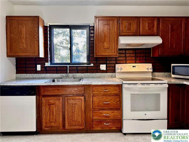 997 Village Round k, Allentown City, PA 18106