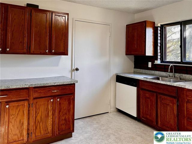 997 Village Round k, Allentown City, PA 18106