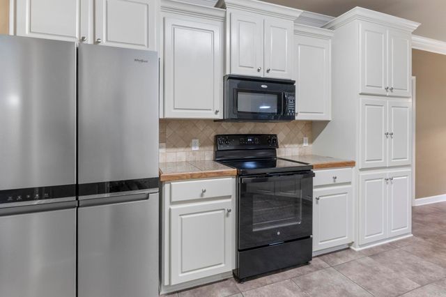 8406 Wolf Creek Court, Sherwood, AR 72120