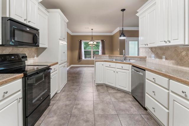 8406 Wolf Creek Court, Sherwood, AR 72120