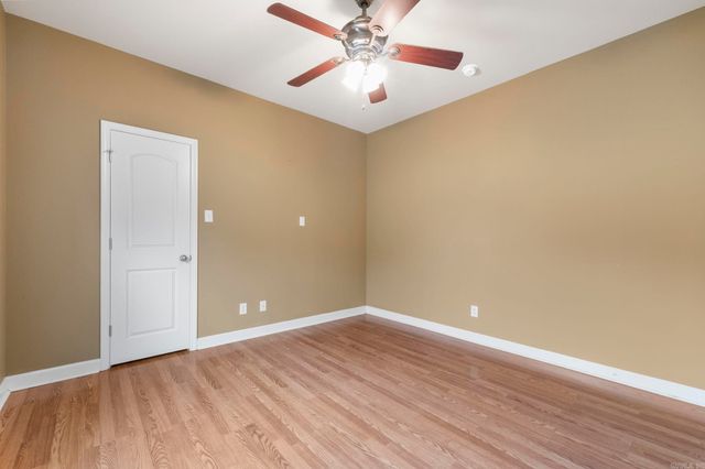 8406 Wolf Creek Court, Sherwood, AR 72120