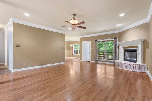 8406 Wolf Creek Court, Sherwood, AR 72120