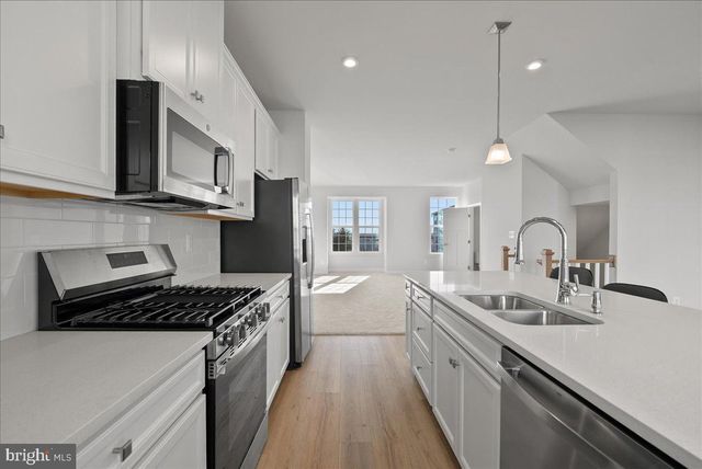 10302 HERITAGE TRAIL CT, Manassas, VA 20109