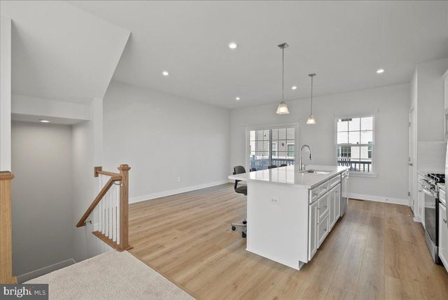 10302 HERITAGE TRAIL CT, Manassas, VA 20109