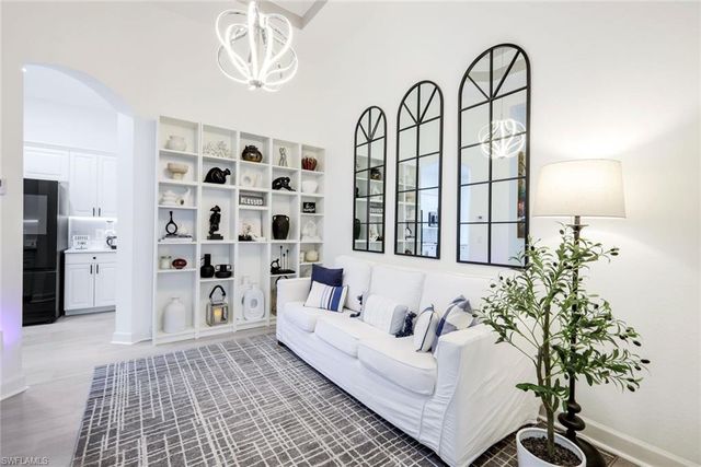 16188 Parque Ln, Naples, FL 34110