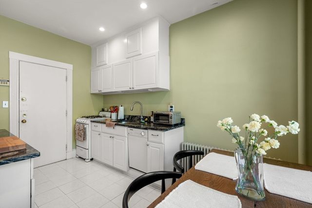 109 Winchester 6, Brookline, MA 02446
