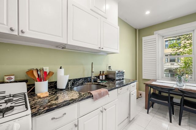 109 Winchester 6, Brookline, MA 02446