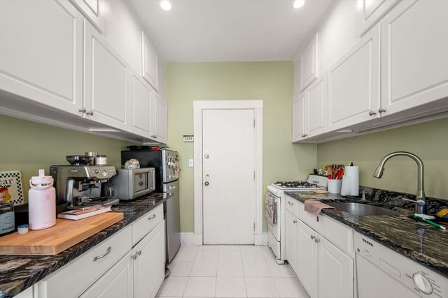 109 Winchester 6, Brookline, MA 02446
