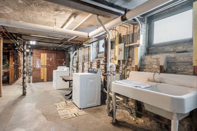 109 Winchester 6, Brookline, MA 02446