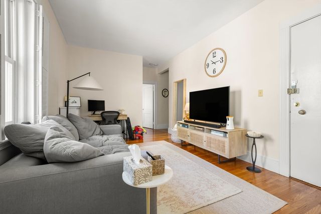 109 Winchester 6, Brookline, MA 02446