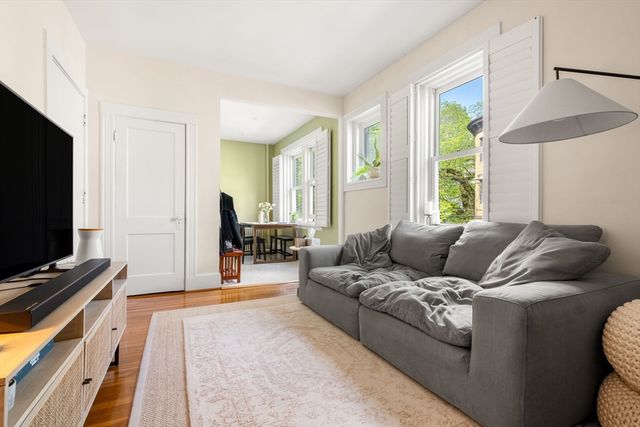 109 Winchester 6, Brookline, MA 02446